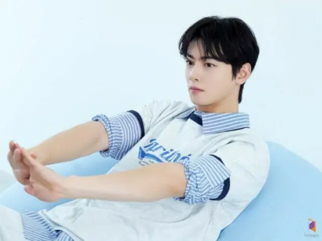 ASTRO's Cha EUN WOO cools down the summer with his refreshing charm