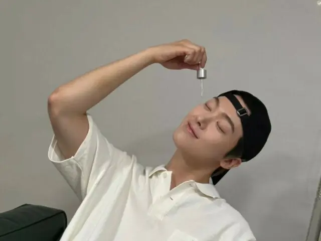 ASTRO's YOON SANHA, such a cute cosmetics PR