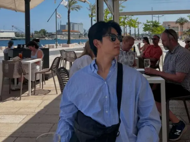 2PM's Taecyeon looks picturesque wherever he is... Enjoying Italy