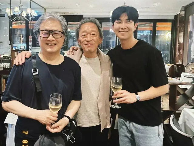 "BTS" RM releases a photo of himself with director Park Chan-wook and conductor Chung Myung-hun... "A world-class encounter"