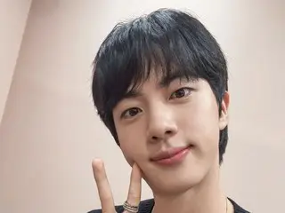 "BTS" JIN, warm smile... "I will enjoy this artistic dish"
