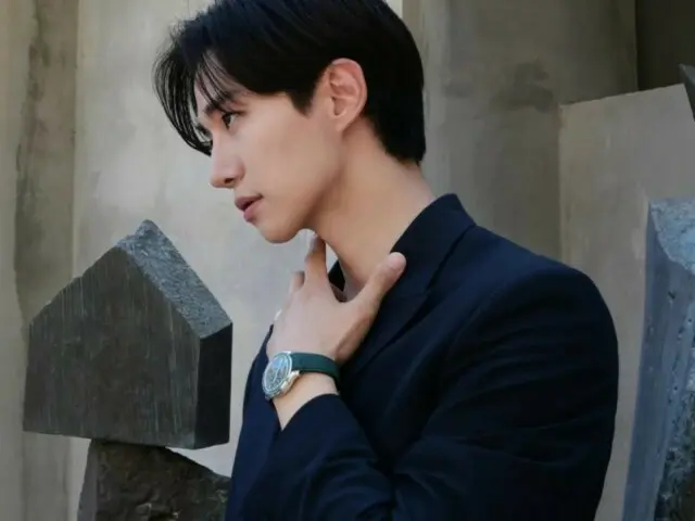2PM's JUNHO's behind-the-scenes shots are dazzling...even shots taken from an angle are artistic
