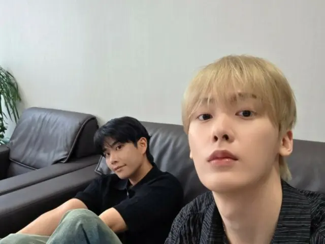 ASTRO's YOON SANHA and MJ take a photo together... "Is it Chunisana today?"