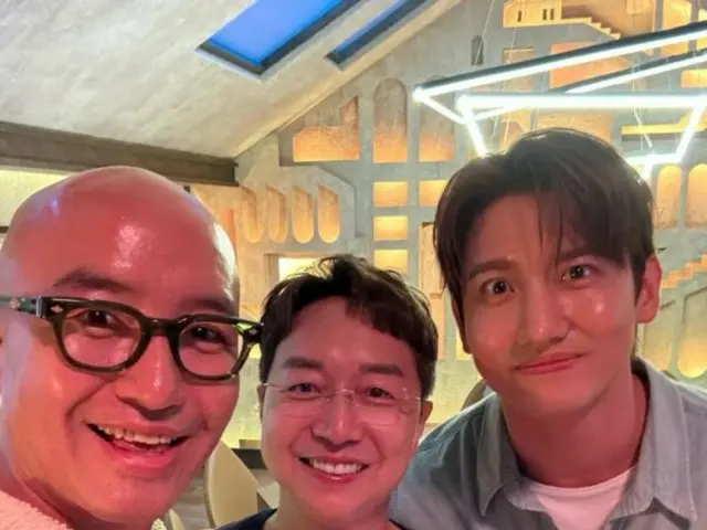 With TVXQ's Changmin, Hong Suk Chun, and architect Yoo Hyun Jun... "It's been a while since I've seen such wonderful people!"