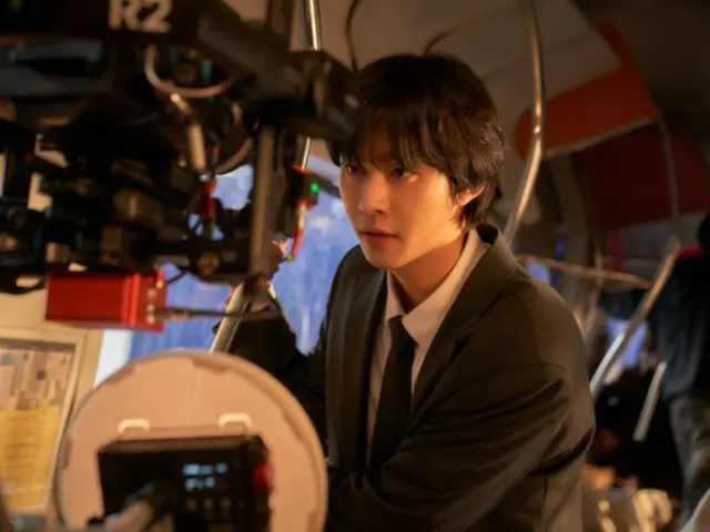 "From the Perspective of an Omniscient Reader": 100% Immersive Behind-the-Scenes Stills of Ahn HyoSeop & Lee MinHo Revealed