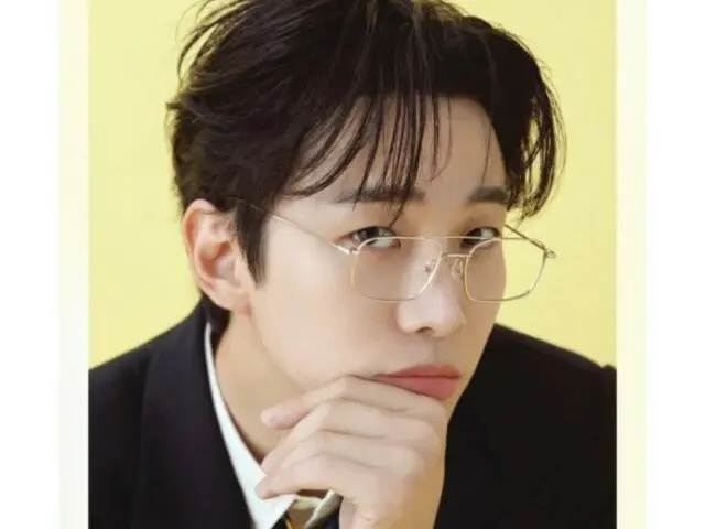 2PM's Lee Junho shows off his intellectual charm with glasses... Recruiting for second generation fan club