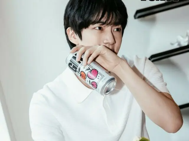 BTS' JIN and IGIN look satisfied with the hamburgers