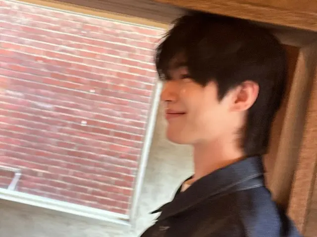 Byeon WooSeok, a handsome man who wears denim on denim... His warm aura makes him look handsome beyond measure