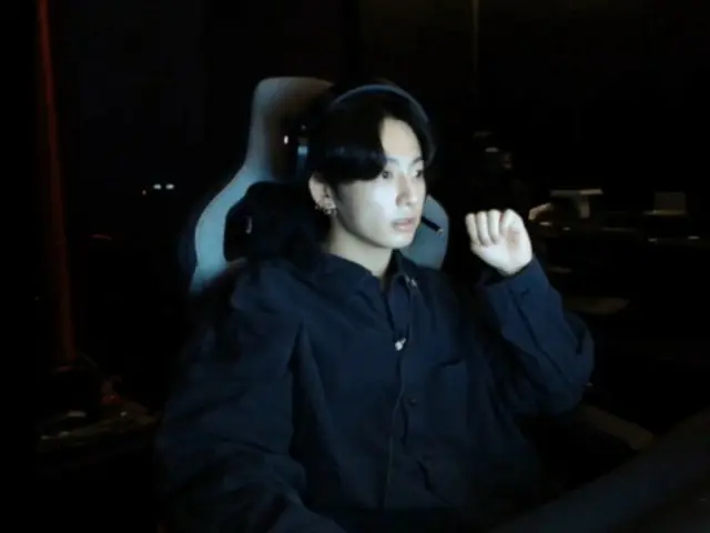 BTS' JUNG KOOK sighs during a 6-hour live broadcast, saying, "I can do a solo concert someday, right?"