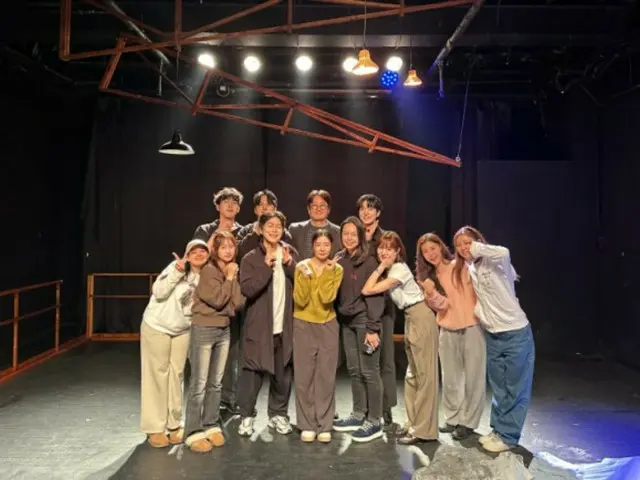 "FANTASY BOYS" star Kim Woo Seok takes on acting debut in play "Romance is a Mirage"... "It's an honor to work with him"