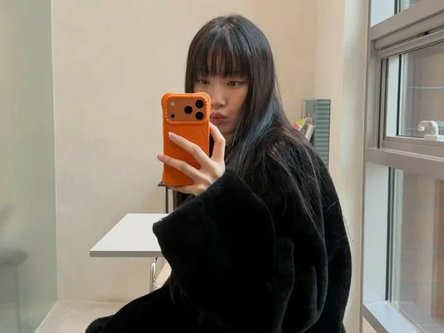 Actress Mun Kayoung's cute doll-like appearance with her bangs cut short