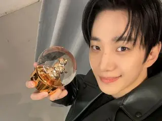 2PM's JUNHO looks full of winter excitement in his leather jacket style... "It's almost Christmas"