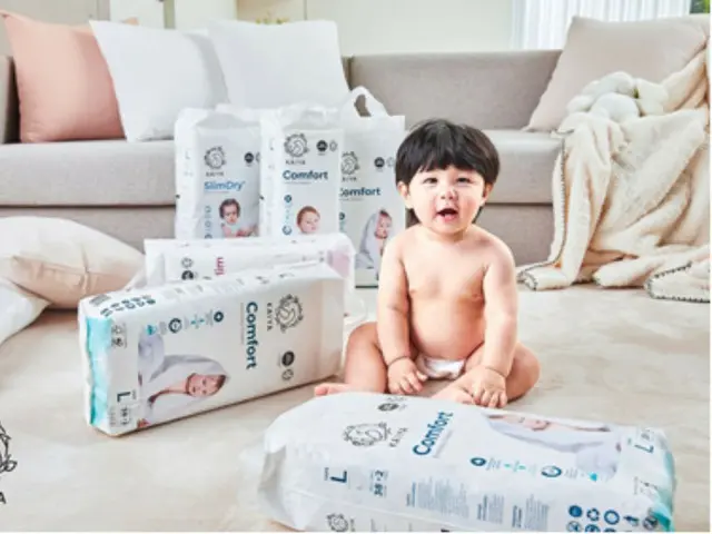 Actor Shim Hyung-Tak's son, Haru, is the model for a diaper commercial... a healthy and cute baby